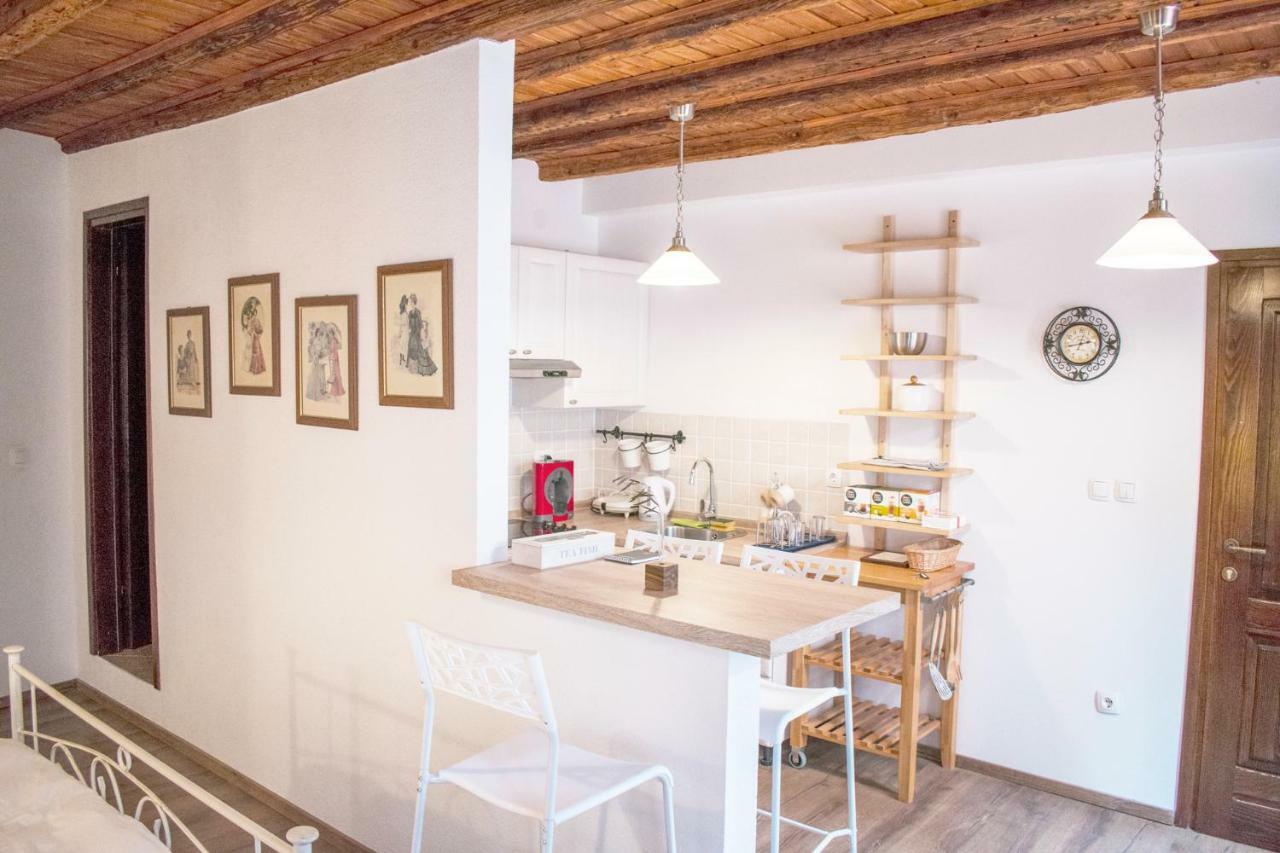 Romantic Studios روفينج المظهر الخارجي الصورة