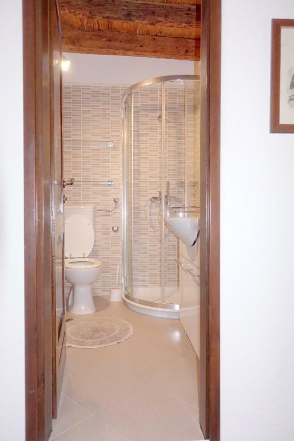 Romantic Studios روفينج المظهر الخارجي الصورة