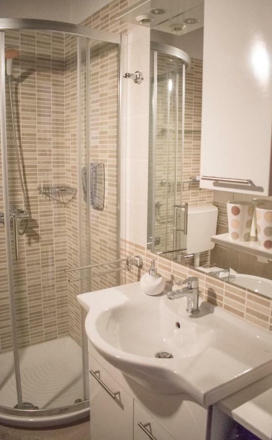 Romantic Studios روفينج المظهر الخارجي الصورة