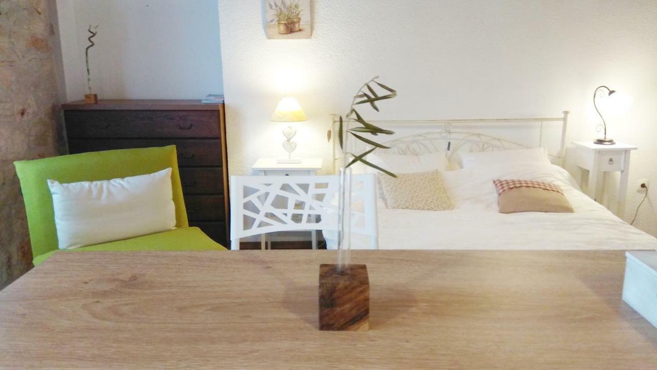 Romantic Studios روفينج المظهر الخارجي الصورة